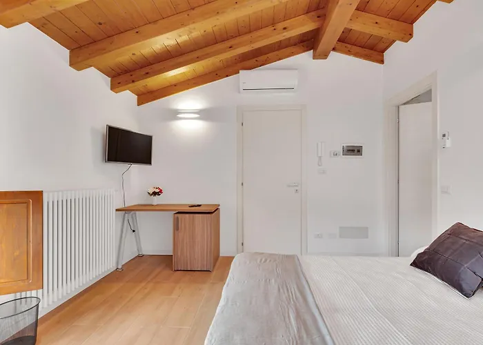 Center -rooms 3* Bergamo