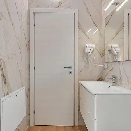 Center -rooms Гостевой дом Бергамо